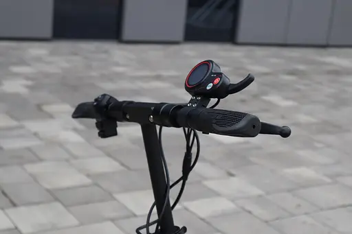 Электросамокат с сиденьем KUGOO M4 PRO 48V 1000W + усиленный аккумулятор 18Ah - фото 4