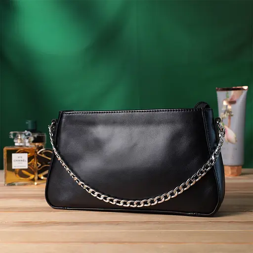 Сумка женская багет Shvigel с цепочкой и съемным ремешком из гладкой натуральной кожи 26.5х15х5.5 см sum0027035 - фото 9