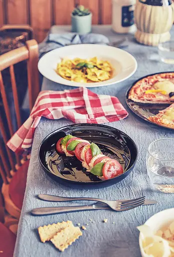 Блюдо Luminarc чорне Frieds Time Black глибоке 30 см P6363 - фото 4