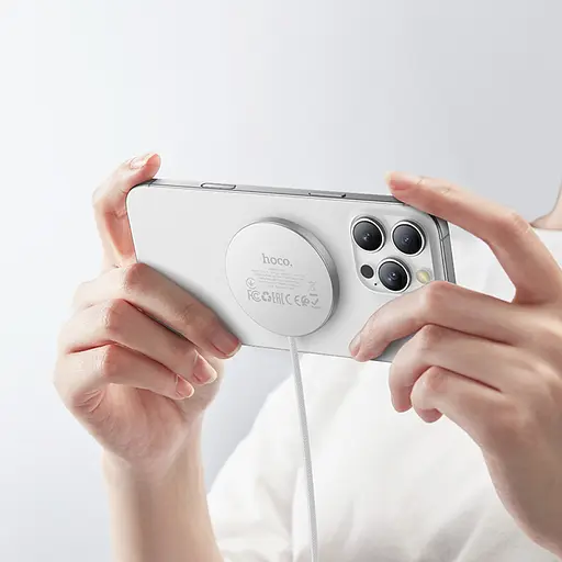 Беспроводное зарядное устройство Hoco CW63 Fast Qi2 magnetic wireless fast charger белый - фото 2