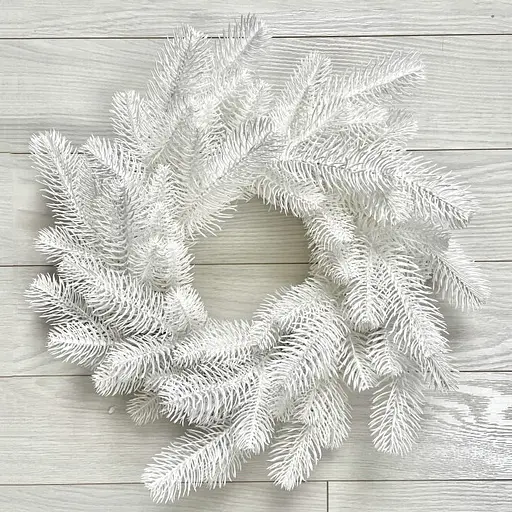 Вінок новорічний різдвяний Hvoya Lux з литої хвої білий 40 см
