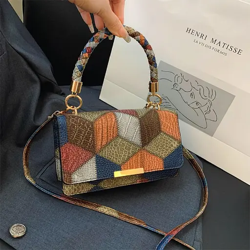 Кросбоді з еко-шкіри з геометричним малюнком Lilly P2-15119230BL