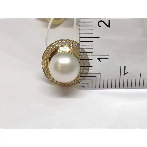 Золотые серьги-пуссеты Гаразд с жемчугом и фианитами. 3533567 - фото 4