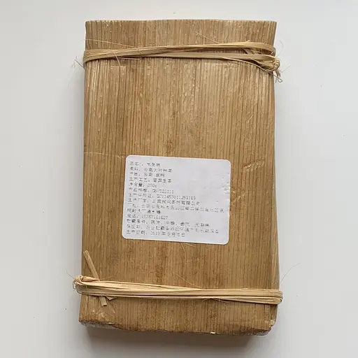 Шен пуэр Бинг Дао островной в пальмовом листе 2019 год 250 г - фото 3