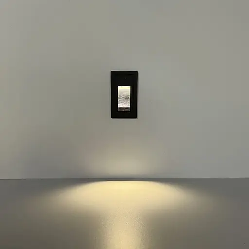 Світильник для сходів у чорному вертикальному корпусі 100х55 мм | Line F | Арт. 10016 - фото 5