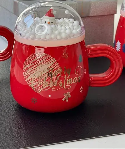 Чашка новогодняя Olens 8030-299-3 Снежный праздник с крышкой керамика 360 мл Красная - фото 2