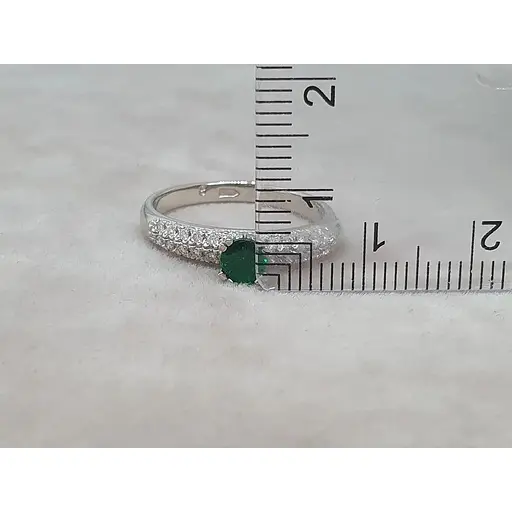 Золотое кольцо с бриллиантами и цаворитом. 121328 18,5 - фото 5