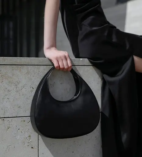 Кожаная сумка-полумесяц Time Resistance 28х15х6.5 см sum0028633 - фото 5