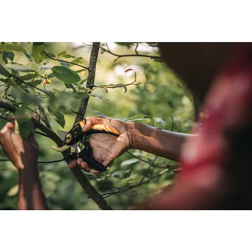 Секатор Fiskars Plus P721 Bypass до 24 мм (1057170) - фото 3