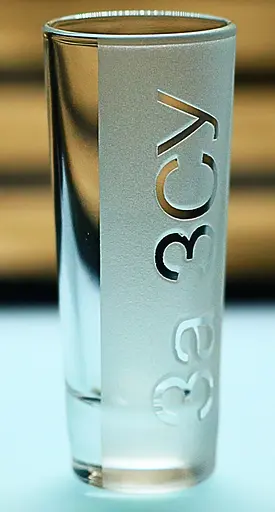 Рюмка 60 мл патриотическая ВСУ с гравировкой подарок стопка военном патриоту - фото 2