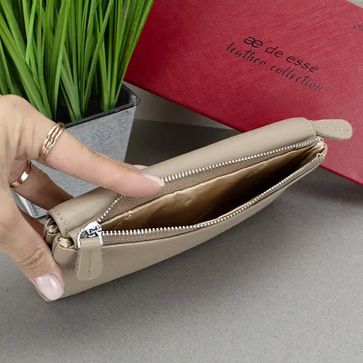 Гаманець жіночий шкіряний De Esse  LC68900-98 на магніті бежевий - фото 6