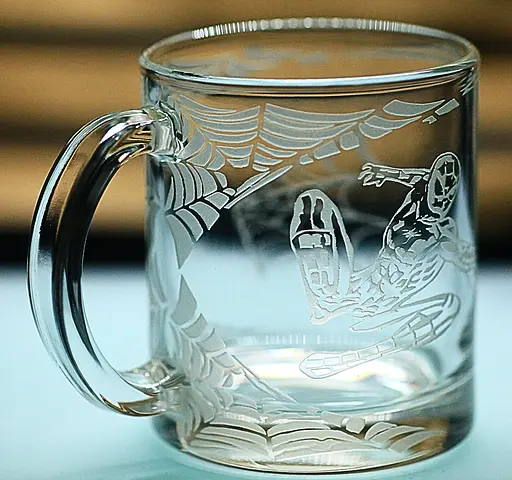 Подарункова чашка дитяча   для чаю води 320 мл з гравіюванням людина павук глянсова - фото 3