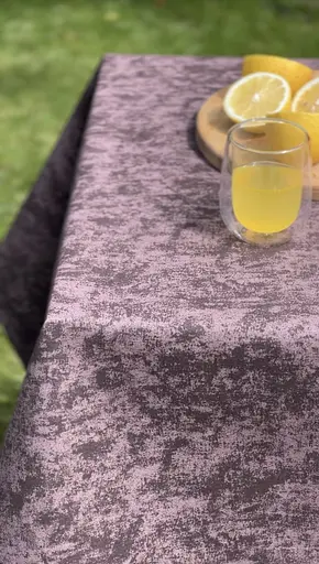 Водовідштовхувальна скатертина Мармур шоколад 140х140 см (+ 2 серветки 30х40 см) - фото 8