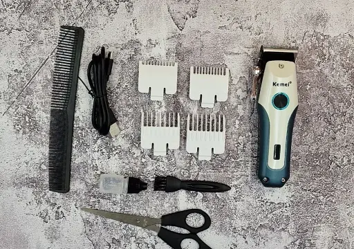 Компактная аккумуляторная машинка для стрижки Kemei KM-2621 - фото 3