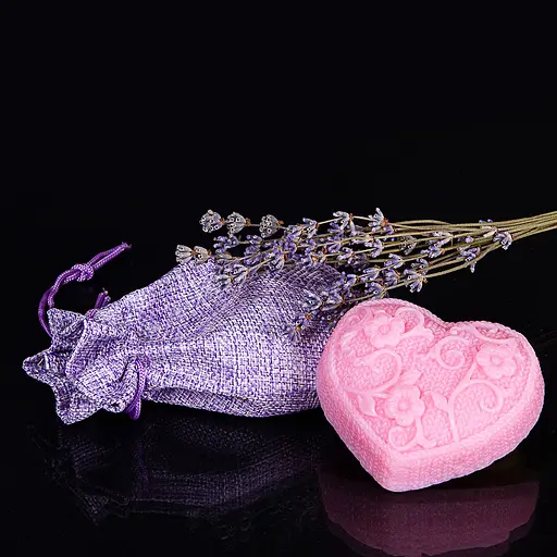 Мило Hand Made лавандове ручної роботи Серце з квітами 85 г (1052-02) - фото 2