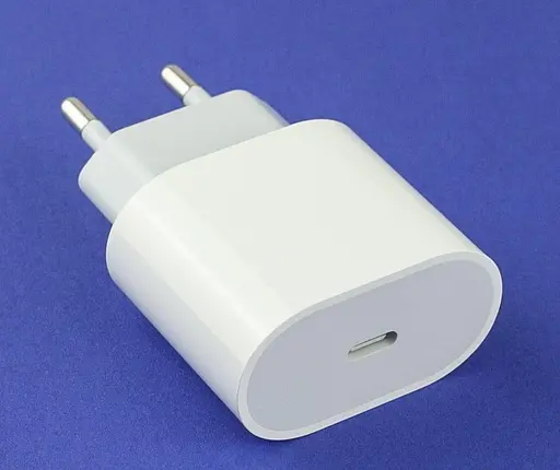 Travel Charger Apple for iPhone 20W USB-C Power Adapter - фото 1