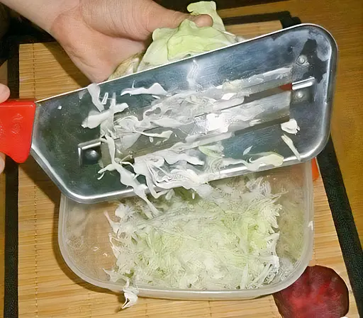 Нож-топор слайсер шинковка для шинковки капусты и нарезки овощей с силиконовой ручкой 32 см, Kitchen Master 83798 - фото 6