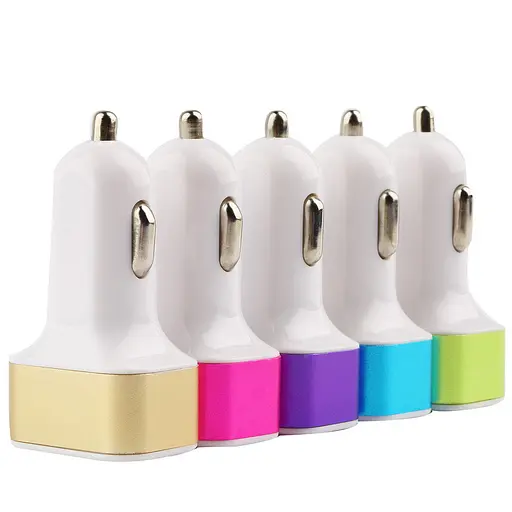 Автомобільний зарядний пристрій на 3 Юсб і 3000 мА - фото 2