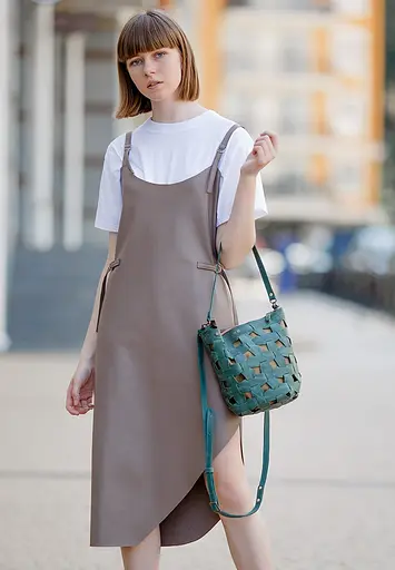 Шкіряна плетена жіноча сумка Пазл M зелена Crazy Horse - фото 2