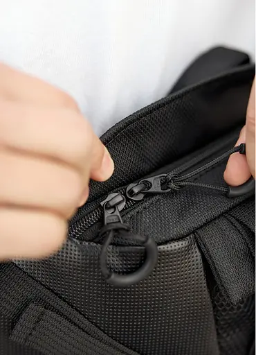 Большая мужская сумка бананка Sambag DynamicDart черная тканевая 38 × 21 × 7 см (80411701m) - фото 5