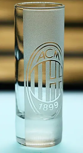 Стеклянная рюмка 60мл ФК Милан AC Milan с гравировкой подарок для фаната футбольный стопка - фото 2