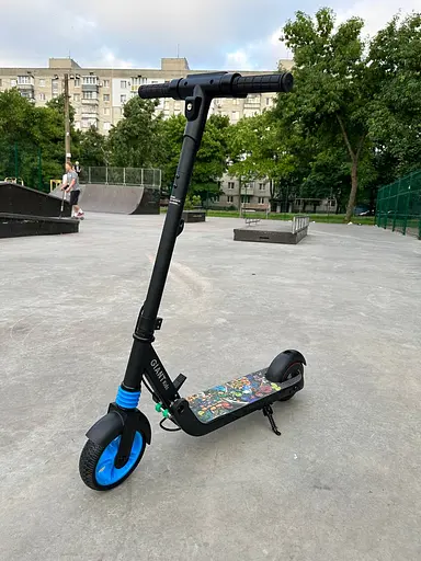 Детский электросамокат GIANT Kids E10 PRO 4.4Ah черный с LED - подсветкой (модель 2025 года) - фото 6