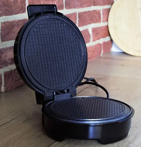 Вафельниця для тонких вафель Edenberg EB-64409 1500 Вт з антипригарним покриттям Чорний - фото 2