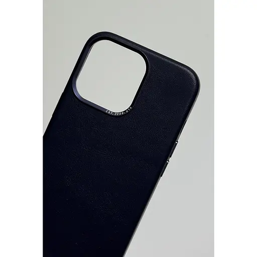 Оригинальный противоударный кожаный чехол Decoded Leather Case MagSafe для iPhone 13 Pro (6.1") Matt Navy Blue - фото 7