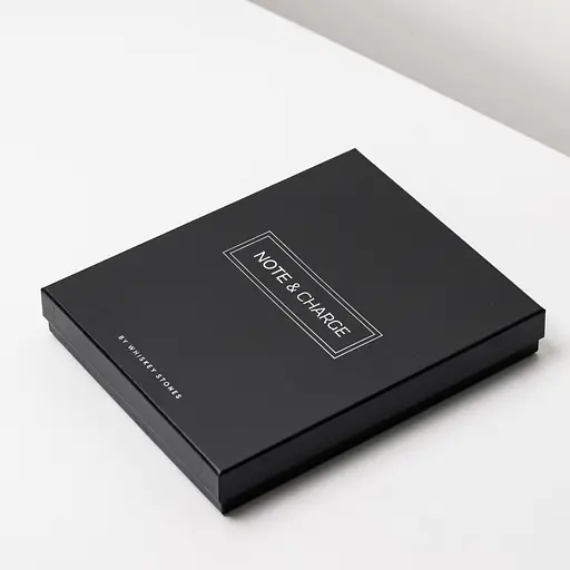 Шкіряний чорний бізнес щоденник-органайзер з бездротовою зарядкою з вбудованим Powerbank і флешкою з ручкою в коробці із якісного картону - фото 11