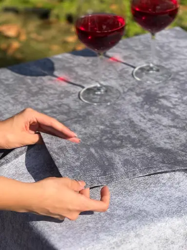 Водовідштовхувальна скатертина Мармур графіт 120х120 см (+ 2 серветки 30х40 см) - фото 10