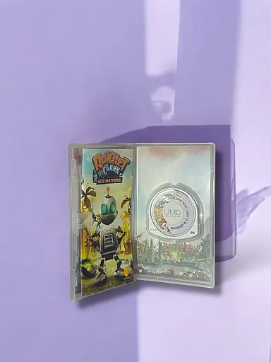 Лицензионный диск на PSP лицензия Ratchet & Clank: Size Matters - фото 2