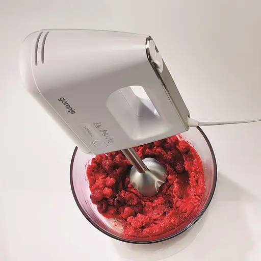 Міксер ручний Gorenje 550Вт насадки-4 вінчика + блендер турборежим білий - фото 5