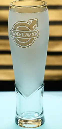 Пивний крафтовий келих 440 мл з гравіюванням Вольво Volvo подарунок для автолюбителя  кухоль для пива - фото 3