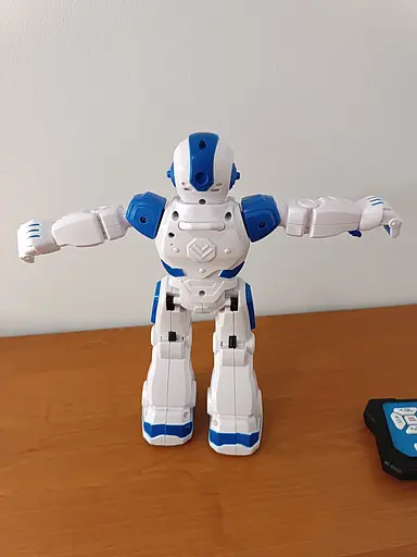 Детский интерактивный робот на радиоуправлении с функцией танца. Управление пультом и жестами, со световыми диодами - фото 15