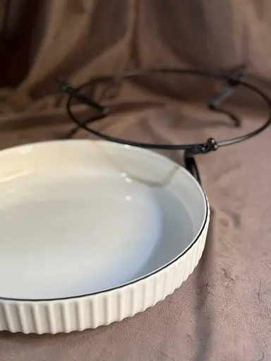 Сервировочное блюдо 1572B из керамики на металлической подставке 25,5 см - фото 7