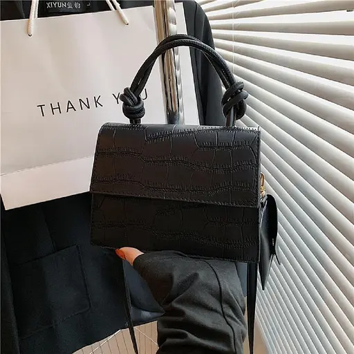 Маленькая каркасная сумочка из эко-кожи Lilly P4-1568A