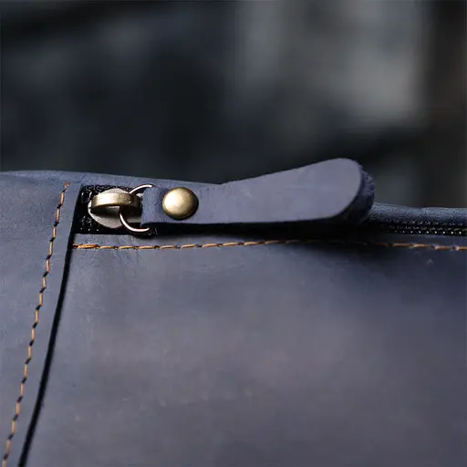 Красивая сумка-бананка для мужчин из натуральной винтажной кожи SHVIGEL 34х12х4 см sum0027471 - фото 10