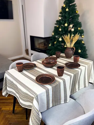 Лляна скатертина різдвяна з українським орнаментом "Рандеву коричневий" - 370х150 см
