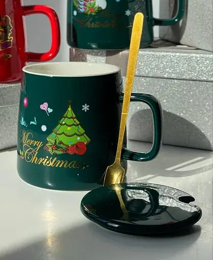 Кружка новогодняя Olens 8030-292-1 Рождественская с крышкой и ложкой керамическая 400 мл Зеленая - фото 3
