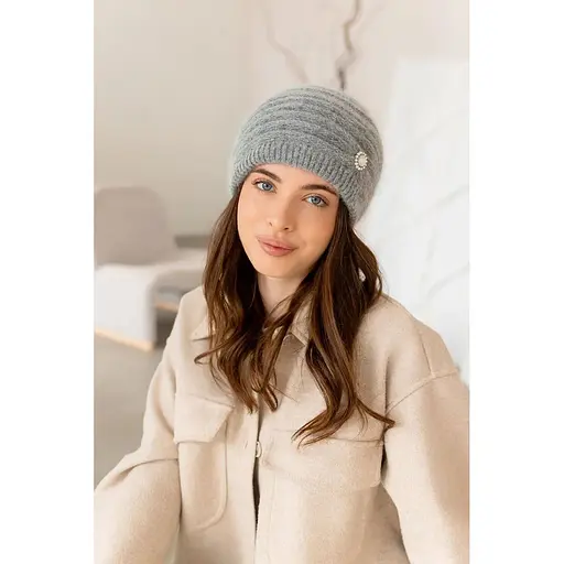 Женская зимняя шапка Валенсия из ангоры 80% с двойной вязкой с брошкой Серый - фото 1