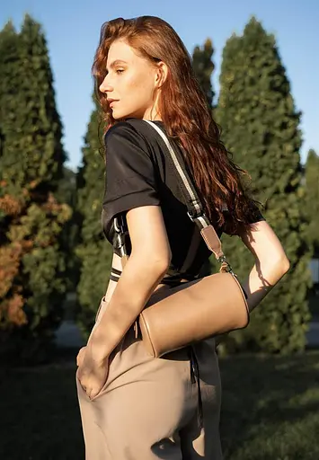 Шкіряна сумка поясная-кроссбоди Cylinder карамель краст - фото 3