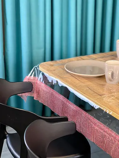 Скатертина силіконова з червоною стразовою стрічкою 220х120 см - фото 6