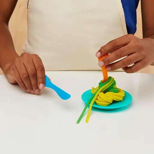 Набор для творчества Hasbro Play-Doh с лепочной массой Маленький кухонный набор Lil Noodle Playset (F3159_F3465) - фото 13