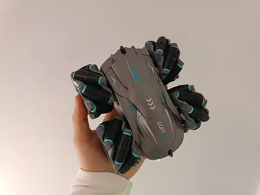 Радиоуправляемая машина Stunt Elves. Разворот на 360. Оборотень трюковый. Вездеход на пульте. Серебристый - фото 4