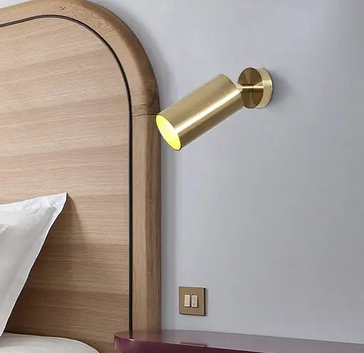 Мінімалістичний настінний латунний світильник-бра | Арт. C 8464/1N AB | Line F - фото 1