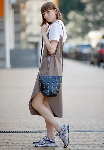 Шкіряна плетена жіноча сумка Пазл M чорна Krast - фото 2