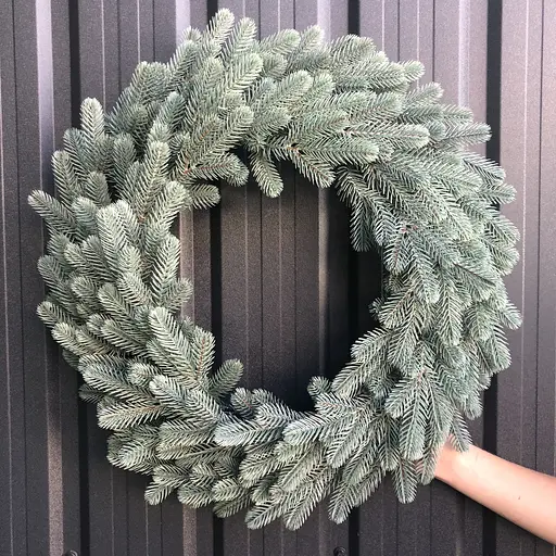 Вінки хвойні різдвяні Hvoya Traditional литі блакитні 50 см 7 шт. - фото 6