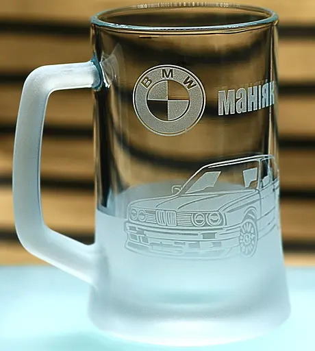 Пивний келих 660 мл з гравіюванням BMW M3 E30 подарунок для автолюбителя  кухоль для пива з логотипом авто - фото 2
