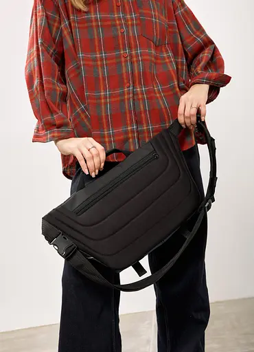 Женская сумка-бананка под ноутбук Sambag Urban Pro черно-синяя 46×26 см (51411215) - фото 5