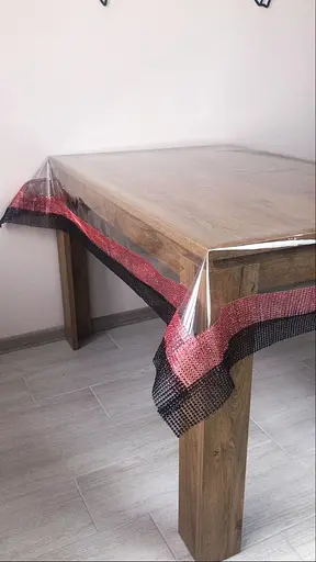 Скатертина силіконова з червоно-чорною стразовою стрічкою 270х190 см - фото 4